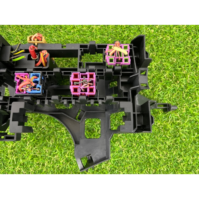 Кронштейн блока предохранителей (кузов и элементы) AUDI Q7 4L 2007 3.6 4L1971845