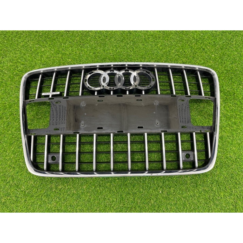 Решетка радиатора (наружные элементы кузова) AUDI Q7 4L 2014 3.0 TFSi CTWB 4L0853651HT94