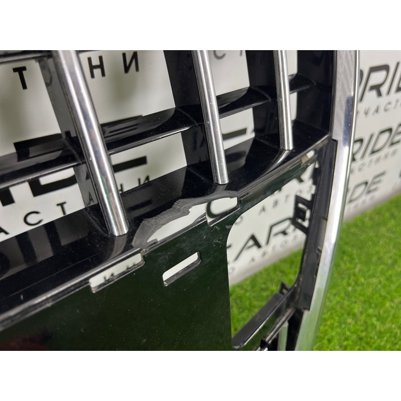 Решетка радиатора (наружные элементы кузова) AUDI Q7 4L 2014 3.0 TFSi CTWB 4L0853651HT94