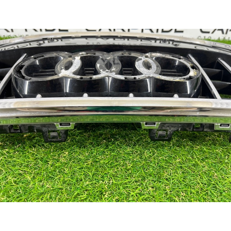 Решетка радиатора (наружные элементы кузова) AUDI Q7 4L 2014 3.0 TFSi CTWB 4L0853651HT94