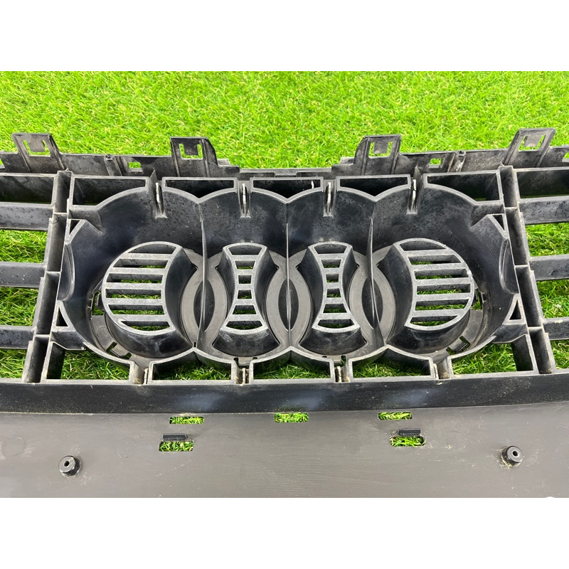 Решетка радиатора (наружные элементы кузова) AUDI Q7 4L 2014 3.0 TFSi CTWB 4L0853651HT94