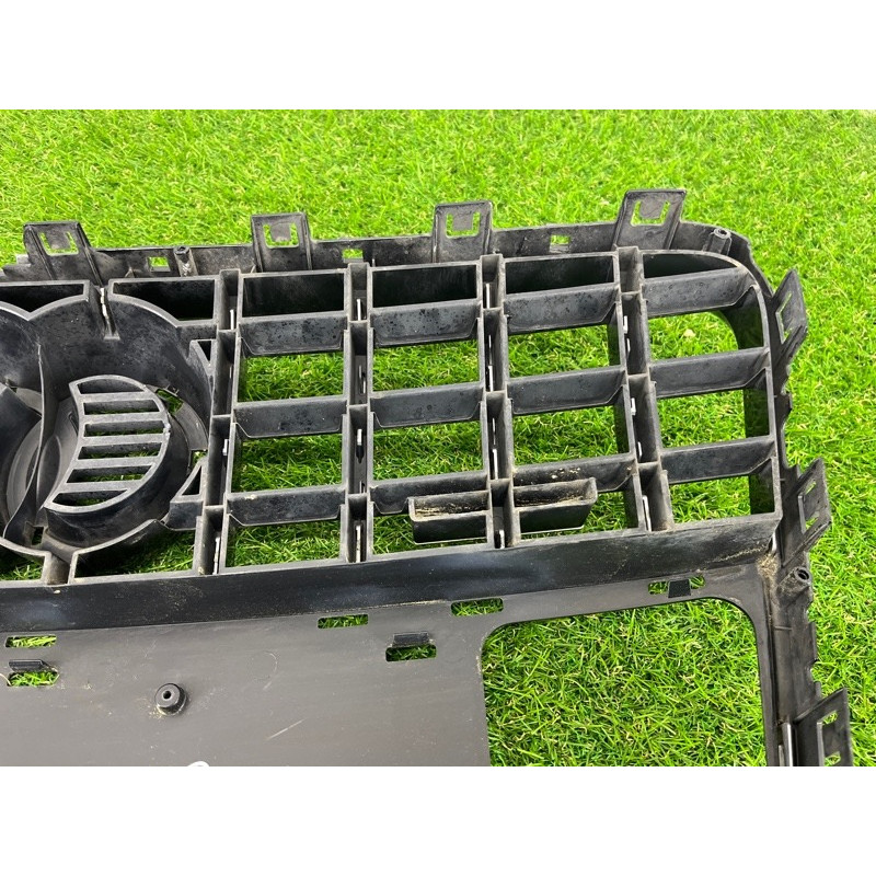 Решетка радиатора (наружные элементы кузова) AUDI Q7 4L 2014 3.0 TFSi CTWB 4L0853651HT94