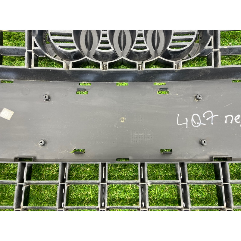 Решетка радиатора (наружные элементы кузова) AUDI Q7 4L 2014 3.0 TFSi CTWB 4L0853651HT94