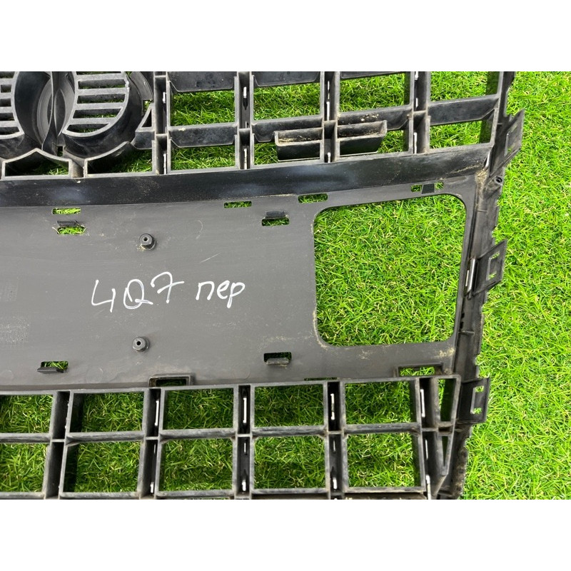 Решетка радиатора (наружные элементы кузова) AUDI Q7 4L 2014 3.0 TFSi CTWB 4L0853651HT94