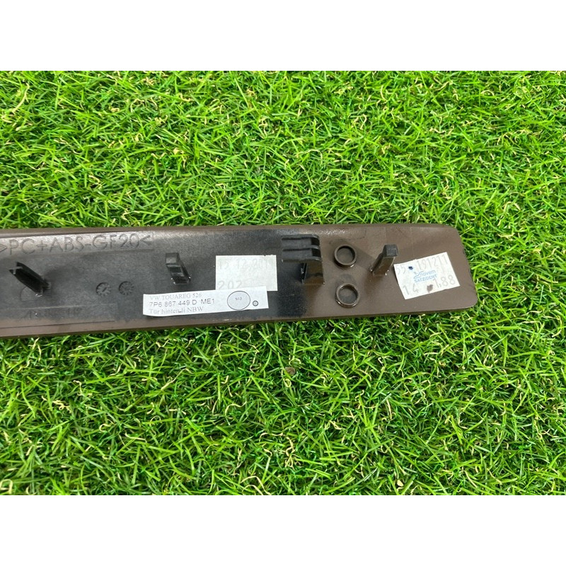 Декоративная накладка карты двери (салон) Volkswagen Touareg NF 2012 3.6 7P6867449DME1