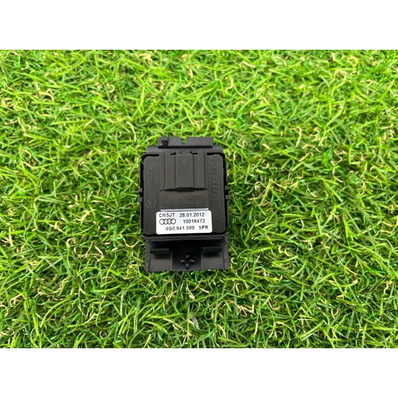 Кнопка аварийной сигнализации (электрика / кнопки) AUDI A7 4G 2013 3.0 CGXB 4G09415095PR