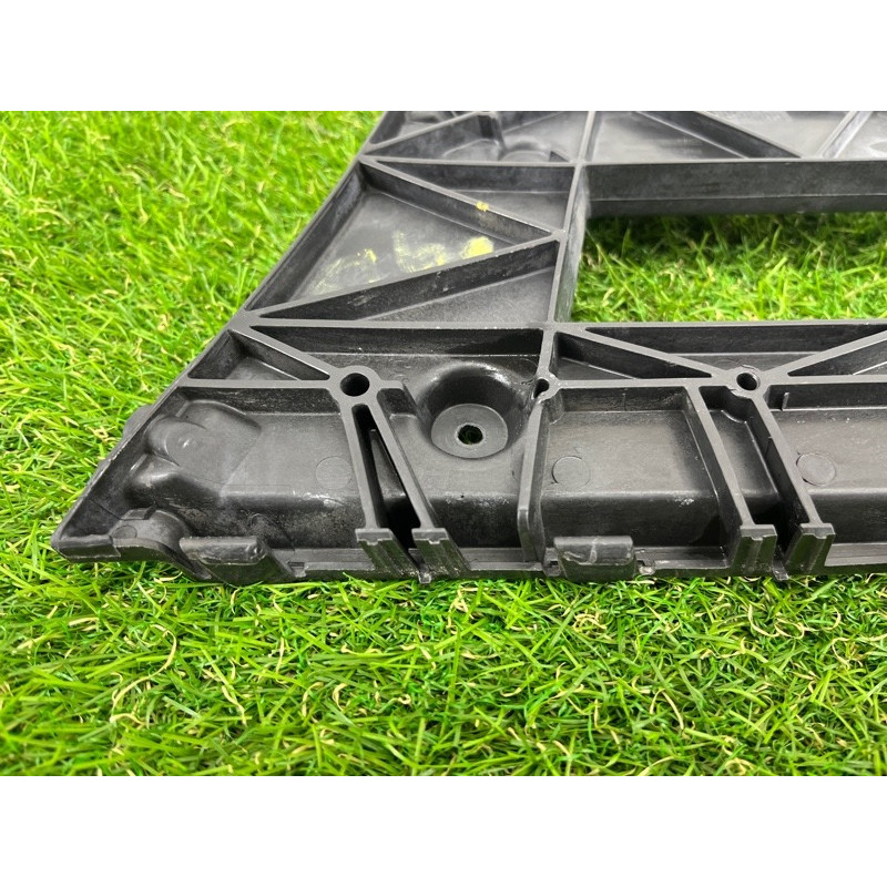 Крепление бампера (кузов и элементы) AUDI A4 B8 2012 2.0 TFSI 8K5807454