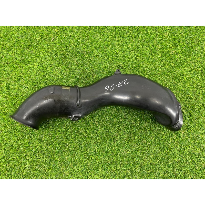 Патрубок воздушного фильтра (впускная система) Volkswagen Touareg NF 2011 3.6 7P6129609A