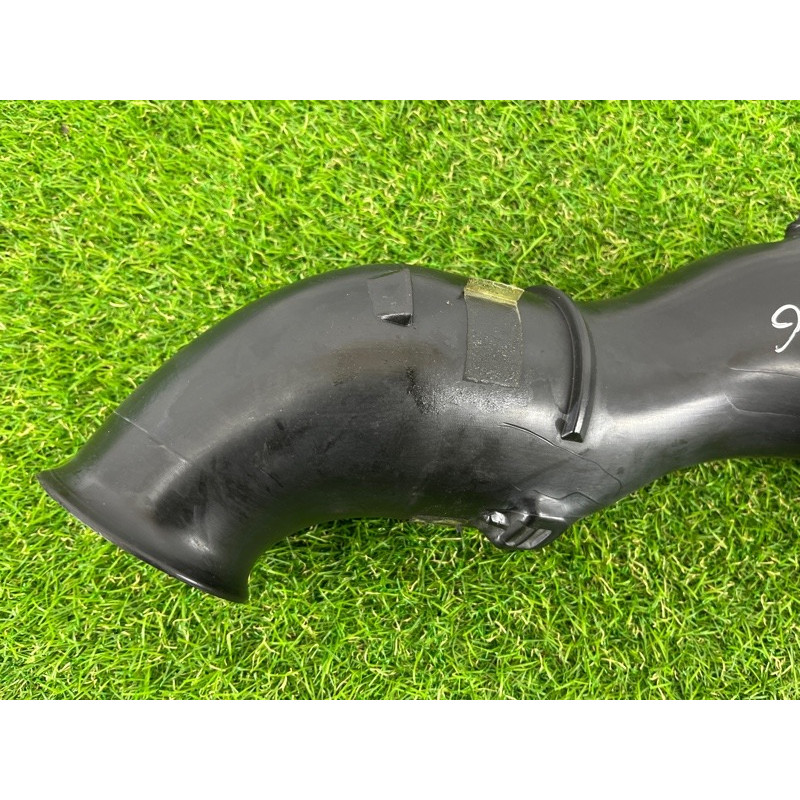 Патрубок воздушного фильтра (впускная система) Volkswagen Touareg NF 2011 3.6 7P6129609A