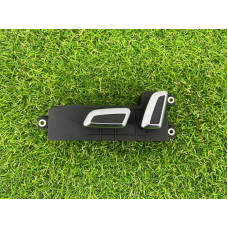 Кнопка регулировки сиденья