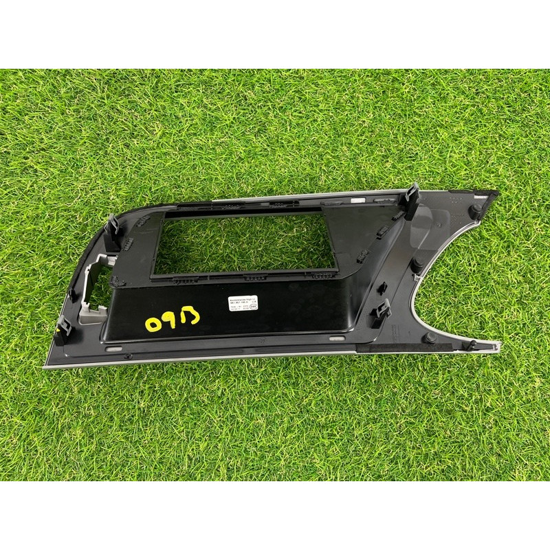 Декоративная накладка торпедо (салон) AUDI A4 B8 2012 2.0 TFSI 8K1857186HR66