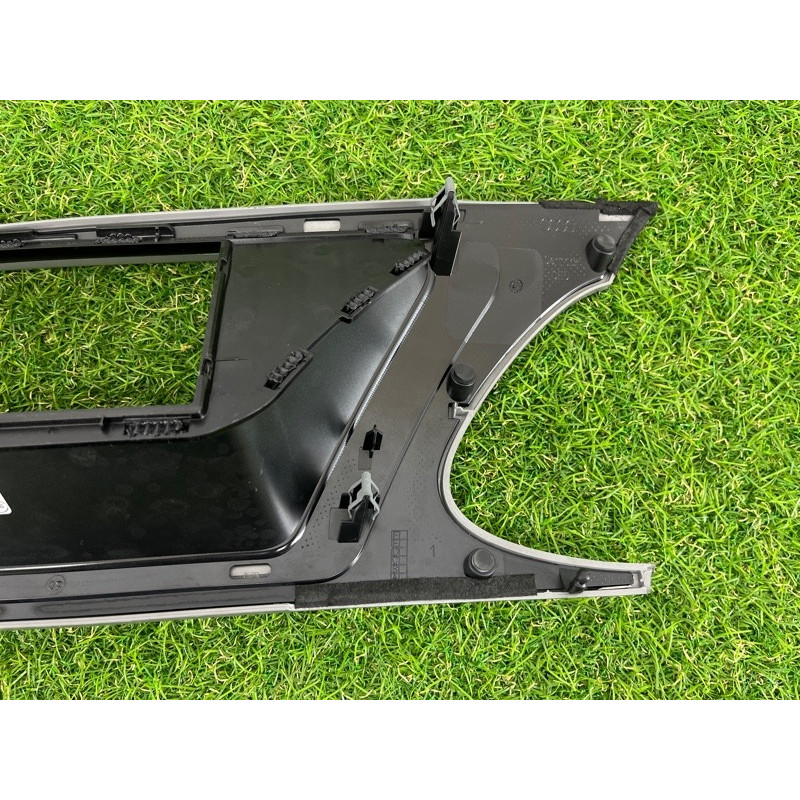 Декоративная накладка торпедо (салон) AUDI A4 B8 2012 2.0 TFSI 8K1857186HR66