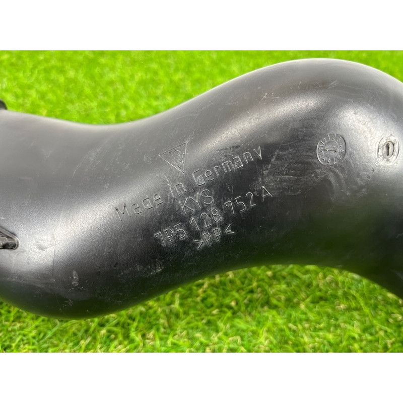 Патрубок воздушного фильтра (впускная система) PORSCHE CAYENNE 958 2012 4.8 95811027100