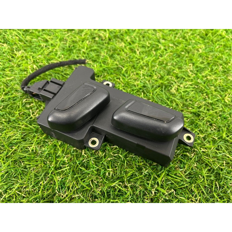блок регулировки сидения (закрытая категория) Volkswagen Touareg NF 2011 3.6 7P6959747A