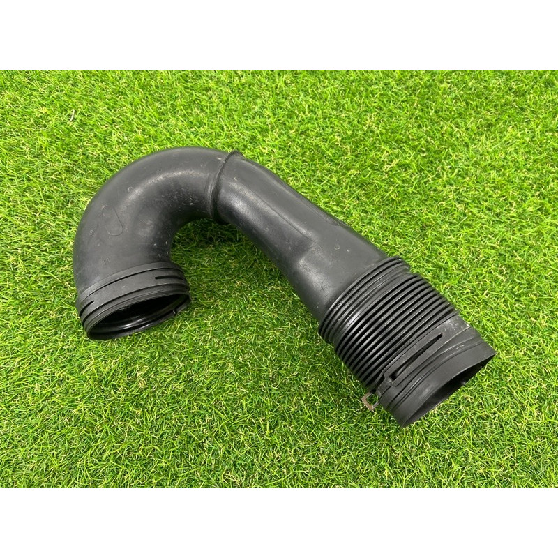 Патрубок воздушного фильтра (впускная система) Volkswagen Touareg NF 2011 3.6 7P6129684B