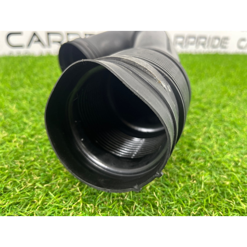 Патрубок воздушного фильтра (впускная система) Volkswagen Touareg NF 2011 3.6 7P6129684B