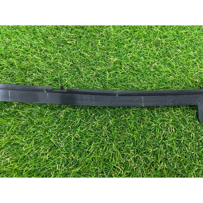 Кронштейн спойлера (кузов и элементы) PORSCHE CAYENNE 958 2012 4.8 95851293302