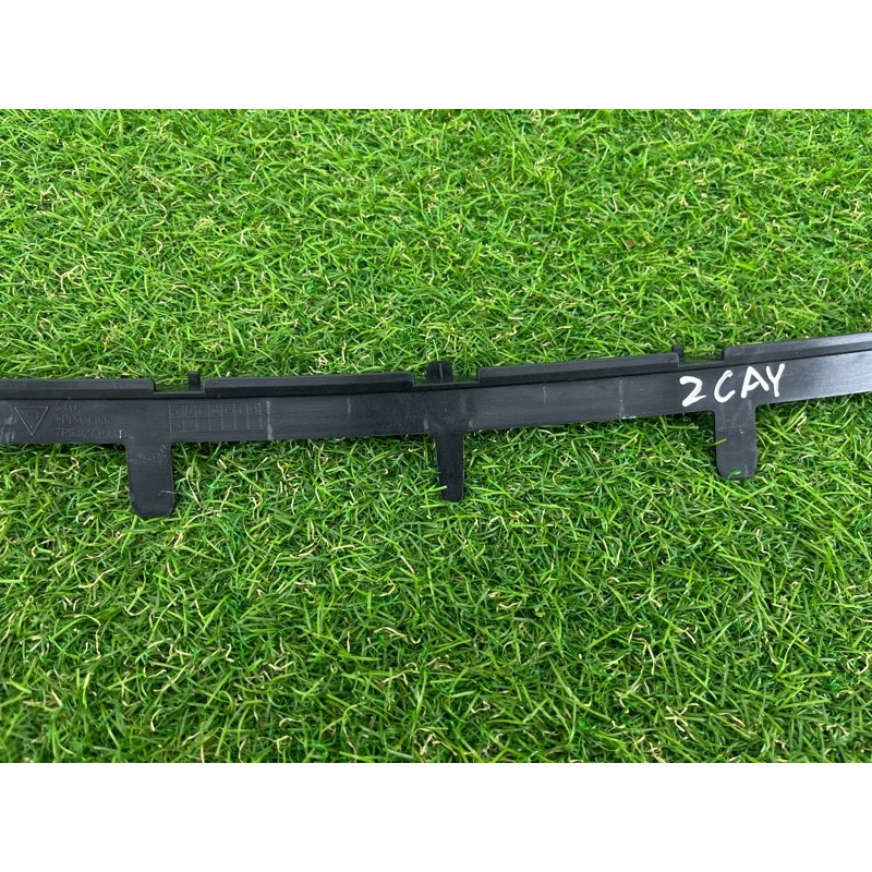 Кронштейн спойлера (кузов и элементы) PORSCHE CAYENNE 958 2012 4.8 95851293302