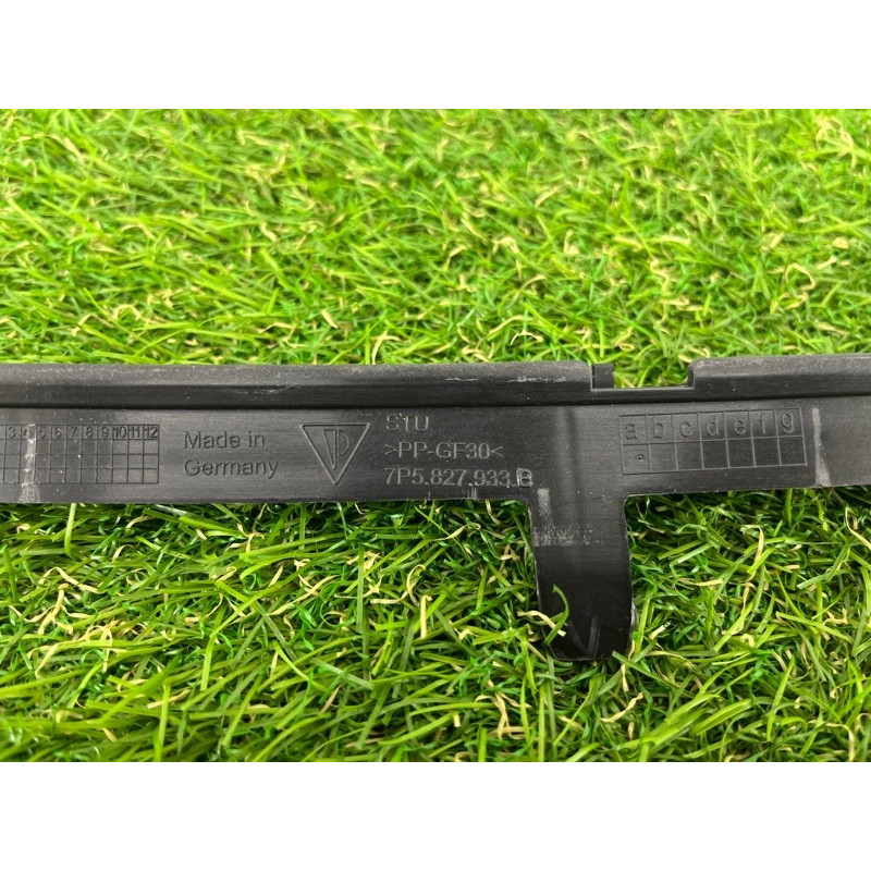 Кронштейн спойлера (кузов и элементы) PORSCHE CAYENNE 958 2013 3.6 95851293302