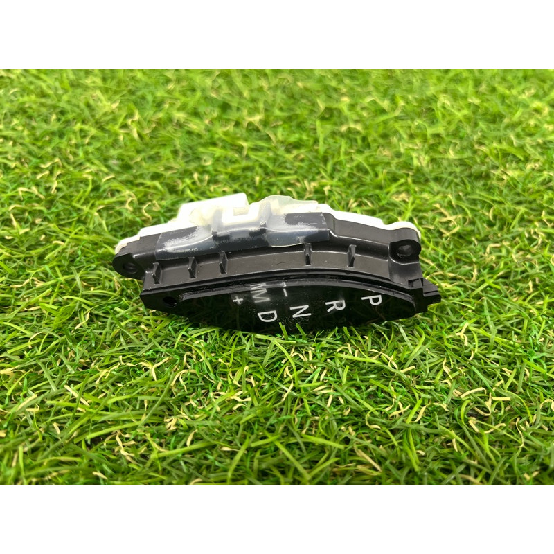 Индикатор селектора акпп (электрика) Jeep Grand Cherokee WK2 2017 3.6 68253107AB