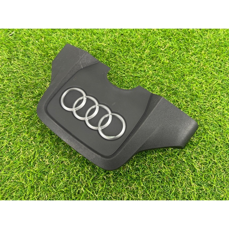 Декоративна кришка двигуна (двигун та елементи) AUDI Q7 4L 2014 3.0 TFSi CTWB 06E103926N