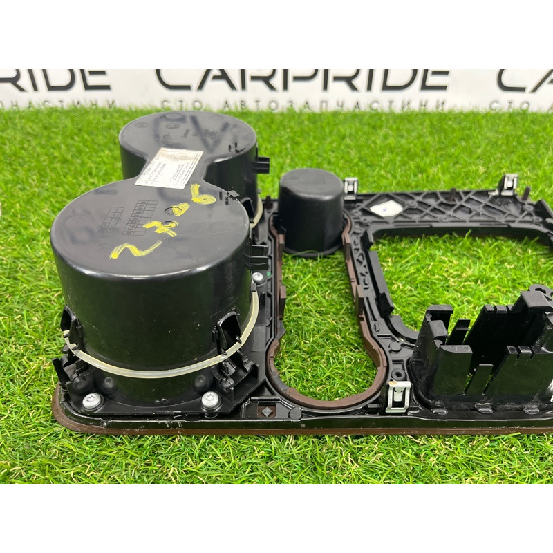 Декоративная накладка центральной консоли (салон) Volkswagen Touareg NF 2011 3.6 7P1863212CME1