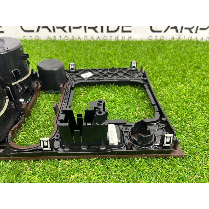 Декоративная накладка центральной консоли (салон) Volkswagen Touareg NF 2011 3.6 7P1863212CME1