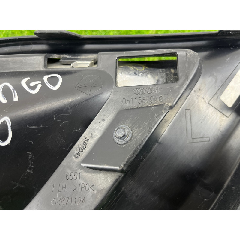 Накладка противотуманной фары (кузов и элементы) Dodge Durango WD 2018 5113679AC