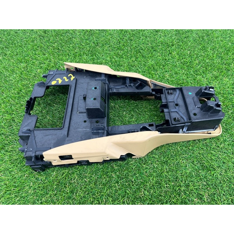 Крепление центральной консоли (салон) PORSCHE CAYENNE 958 2012 4.8 95855325101