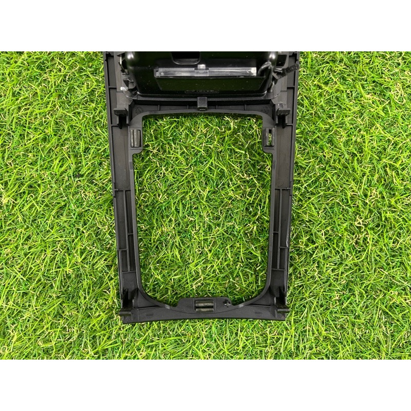 Декоративная накладка центральной консоли (салон) PORSCHE CAYENNE 958 2012 4.8 958553324006BB