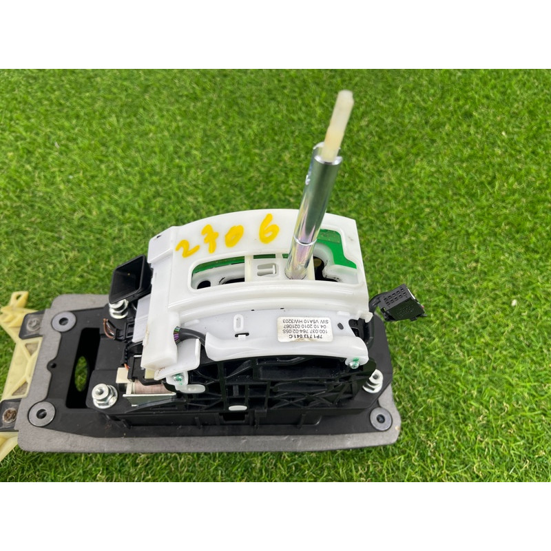 Селектор АКПП (трансмиссия) Volkswagen Touareg NF 2011 3.6 7P1713105