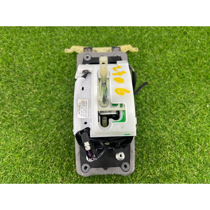 Селектор АКПП (трансмиссия) Volkswagen Touareg NF 2011 3.6 7P1713105