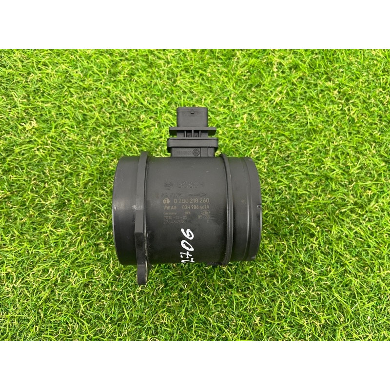 Датчик массового расхода воздуха (электрика двигателя) Volkswagen Touareg NF 2011 3.6 03H906461A