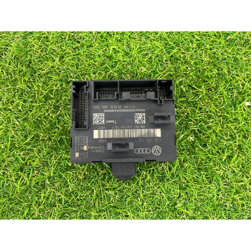 Блок управления дверьми (электрика / блоки управления) Volkswagen Touareg NF 2011 3.6 4H0959792F