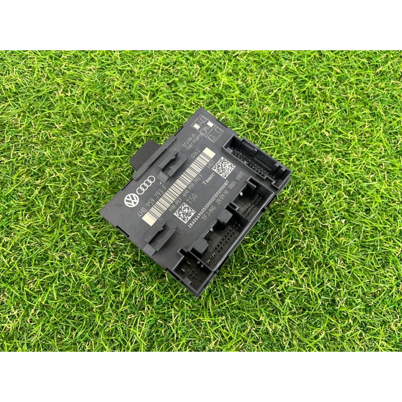 Блок управления дверьми (электрика / блоки управления) Volkswagen Touareg NF 2011 3.6 4H0959793F