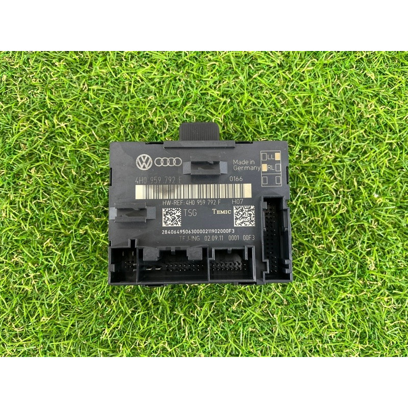 Блок управления дверьми (электрика / блоки управления) Volkswagen Touareg NF 2012 3.0 4H0959792F