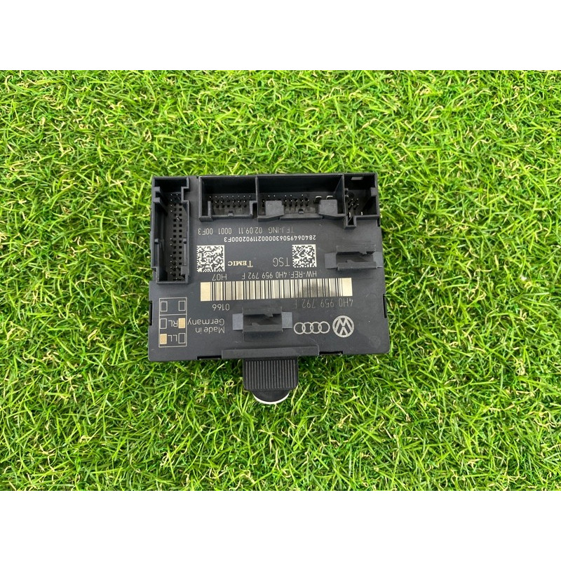 Блок управления дверьми (электрика / блоки управления) Volkswagen Touareg NF 2012 3.0 4H0959792F