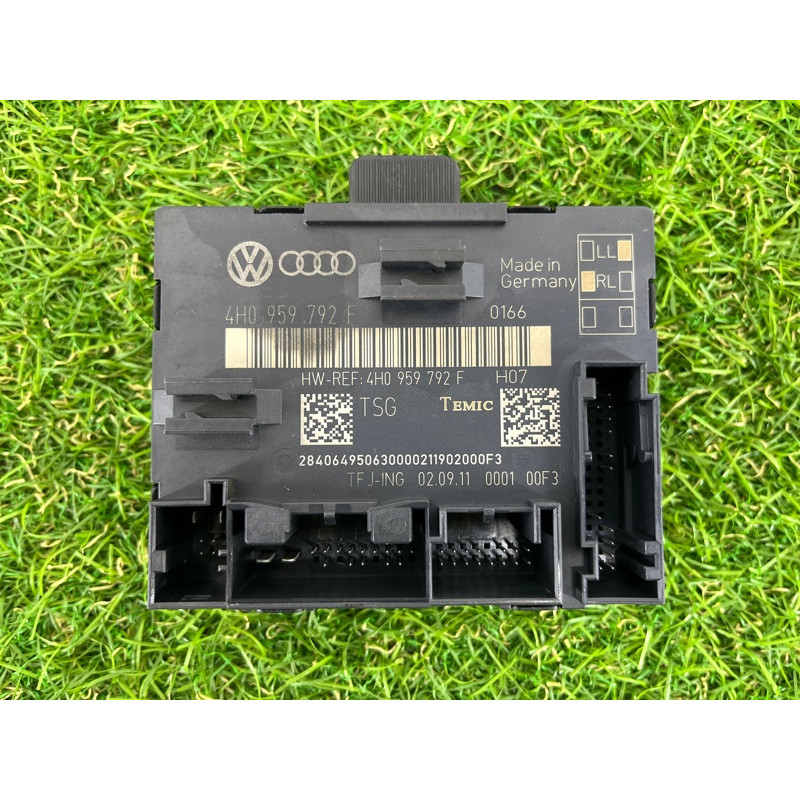Блок управления дверьми (электрика / блоки управления) Volkswagen Touareg NF 2012 3.0 4H0959792F