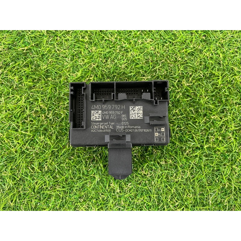 Блок управления дверьми (электрика / блоки управления) AUDI Q7 4M 2018 3.0 TFSi 4M0959592H