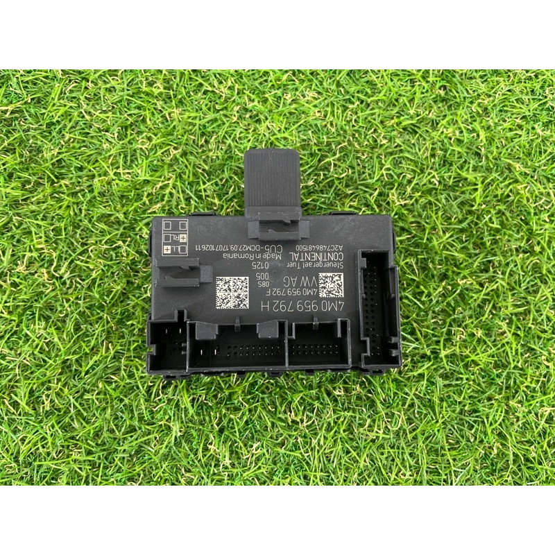 Блок управления дверьми (электрика / блоки управления) AUDI Q7 4M 2018 3.0 TFSi 4M0959592H