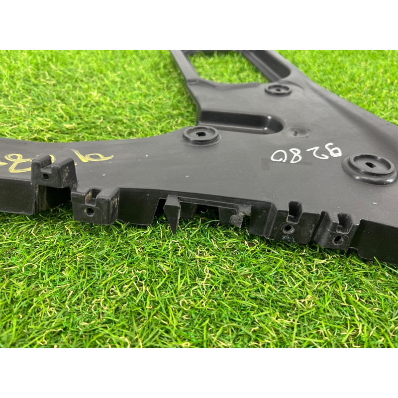 Крепление бампера (кузов и элементы) AUDI Q7 4L 2014 3.0 TFSi CTWB 4L0807453A