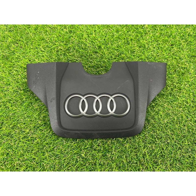 Декоративная крышка двигателя (двигатель и элементы) AUDI A7 4G 2013 3.0 CGXB 06E103926N