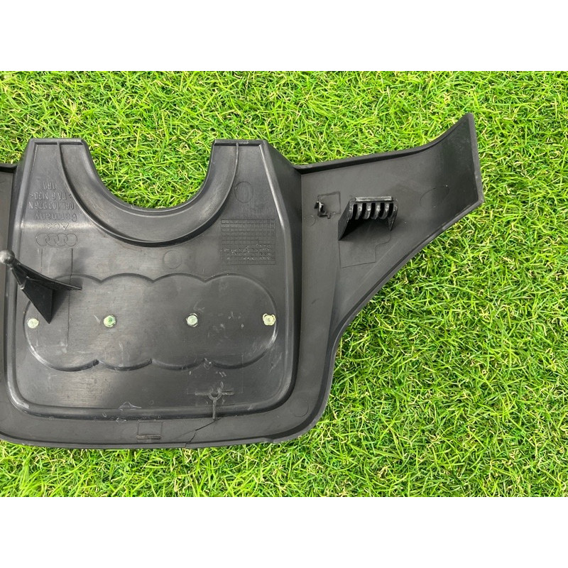 Декоративная крышка двигателя (двигатель и элементы) AUDI A7 4G 2013 3.0 CGXB 06E103926N