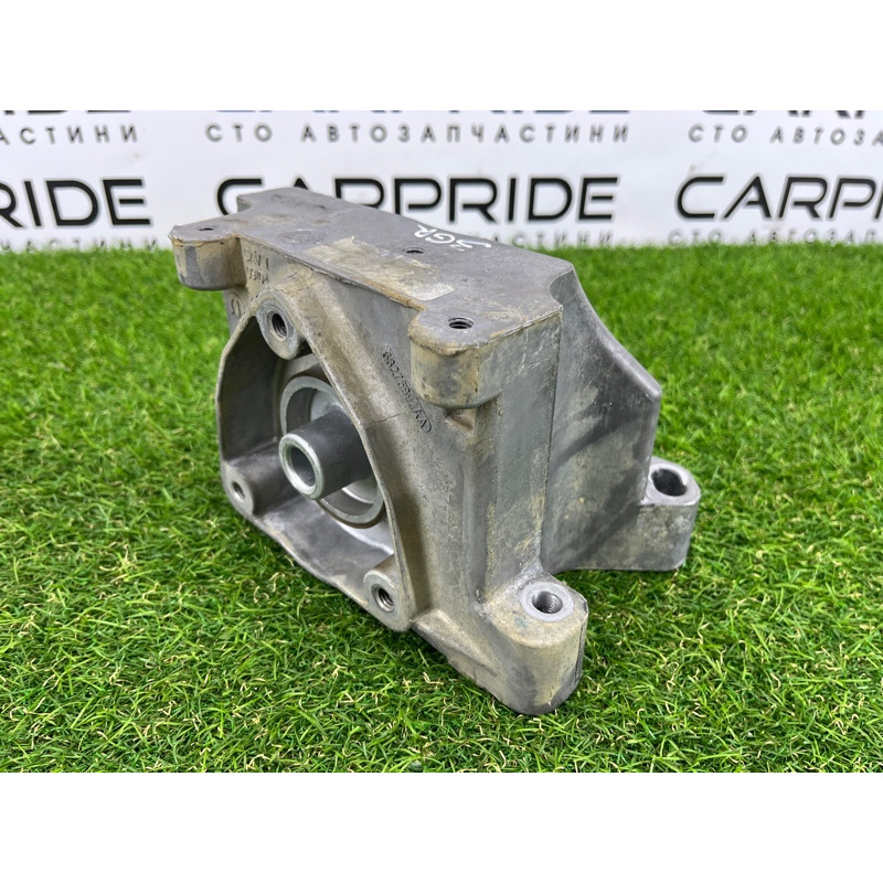 Кронштейн АКПП (трансмиссия) Jeep Grand Cherokee WK2 2017 3.6 68275992AA