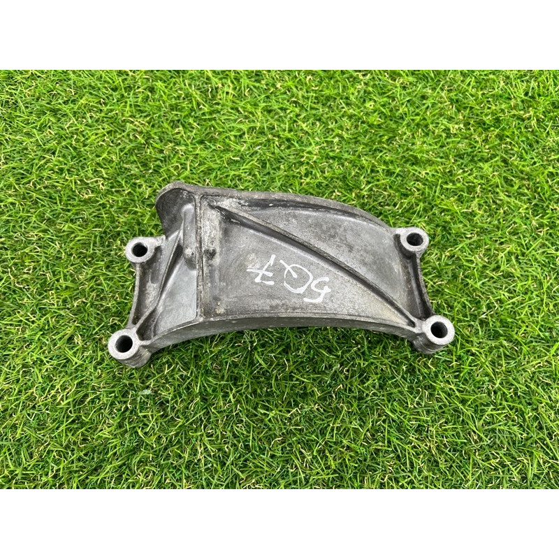 Кронштейн генератора (кронштейны двигателя) AUDI Q7 4M 2017 3.0 TFSi CREC 06E903143D