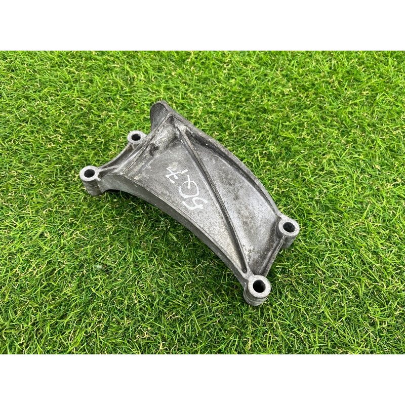 Кронштейн генератора (кронштейны двигателя) AUDI Q7 4M 2017 3.0 TFSi CREC 06E903143D