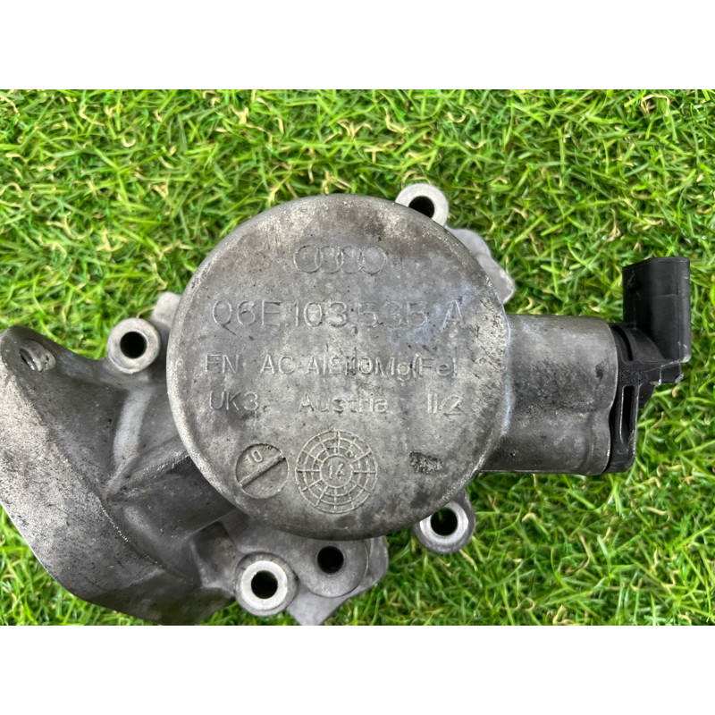 Кронштейн ТНВД (кронштейны двигателя) AUDI Q7 4L 2014 3.0 TFSi CTWB 06E103535A