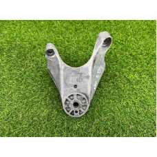 Кронштейн двигателя