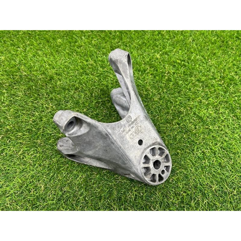 Кронштейн двигателя (кронштейны двигателя) AUDI Q7 4L 2014 3.0 TFSi CTWB 7L8199307H