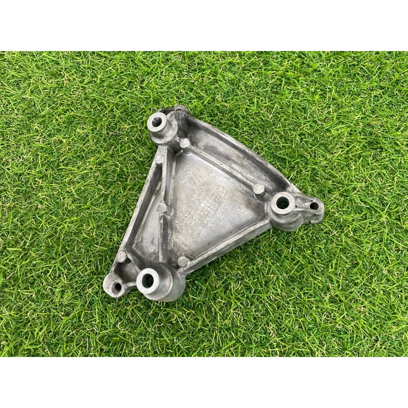 Кронштейн компрессора кондиционера (кронштейны двигателя) AUDI Q7 4L 2014 3.0 TFSi CTWB 06E260835C